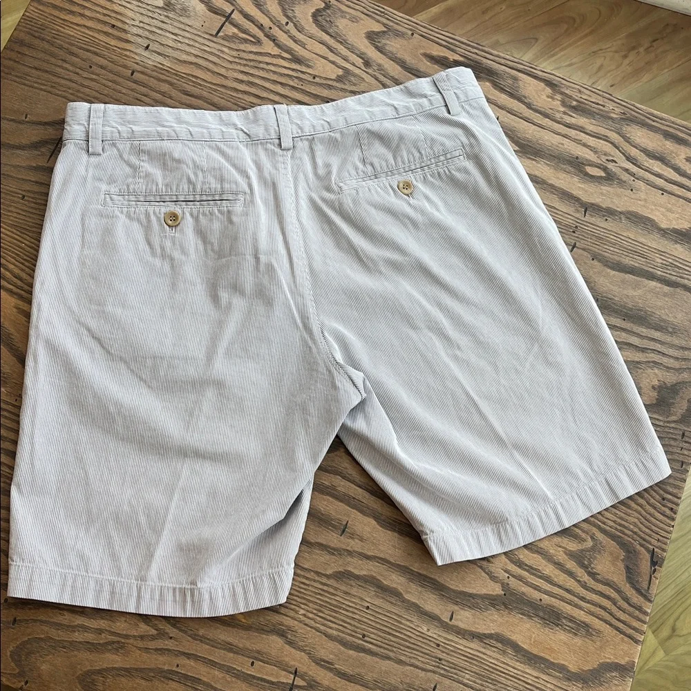 Banana Republic Aiden corded tan white stripe Flat Front Shorts size 33